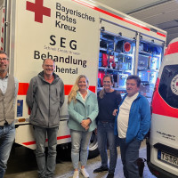 Foto: Thomas Lecke-Lopatta Von links nach rechts: BGM Stefan Kattari, Leiter der Rettungswachstelle Martin Kirchleitner, Mitglieder des Kommunalpolitischen Arbeitskreises der SPD Grassau Richard Schreiner, Silke Schwinghammer, Marina Gasteiger